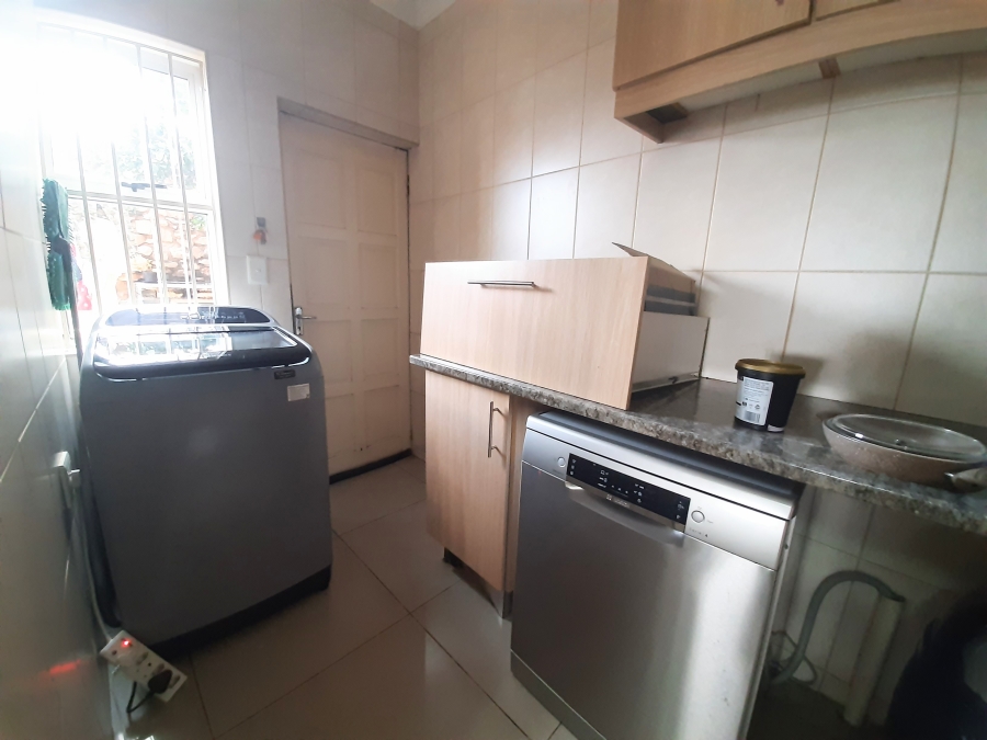 6 Bedroom Property for Sale in Kosmos North West